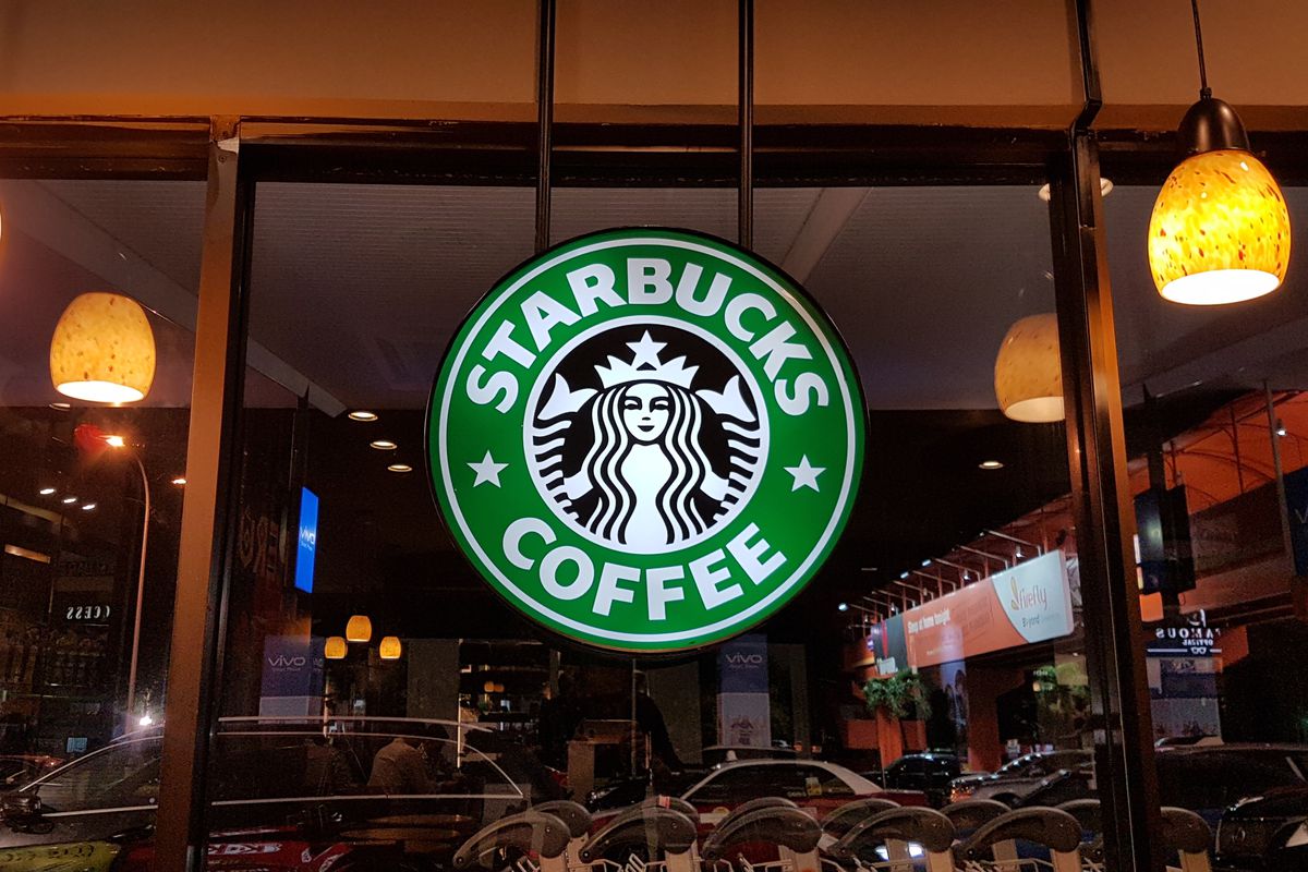 Algérie: L’ouverture d’un”faux Starbucks” fait polémique sur la toile !