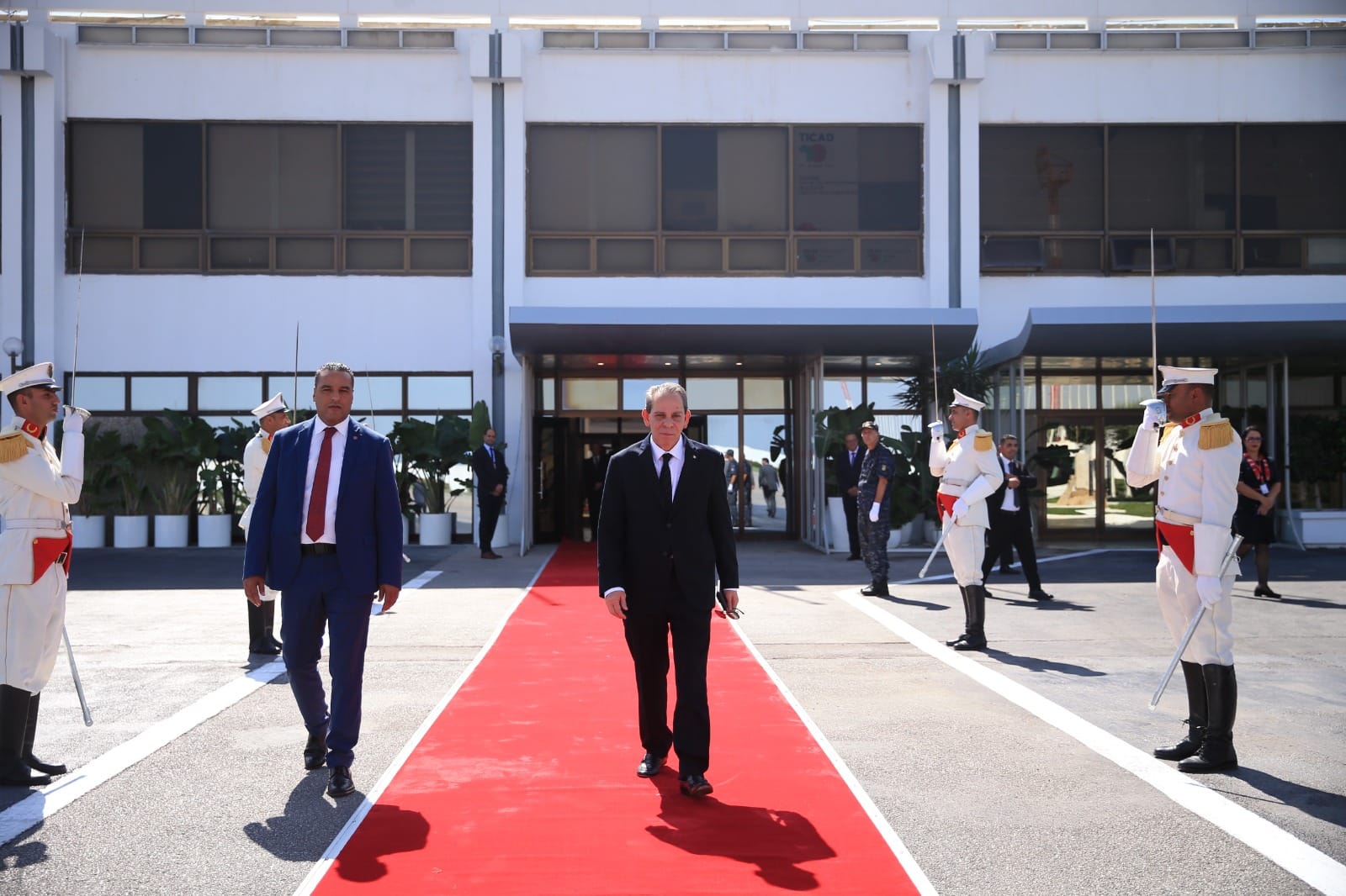 Tunisie: Ahmed Hachani en visite de travail à Alger