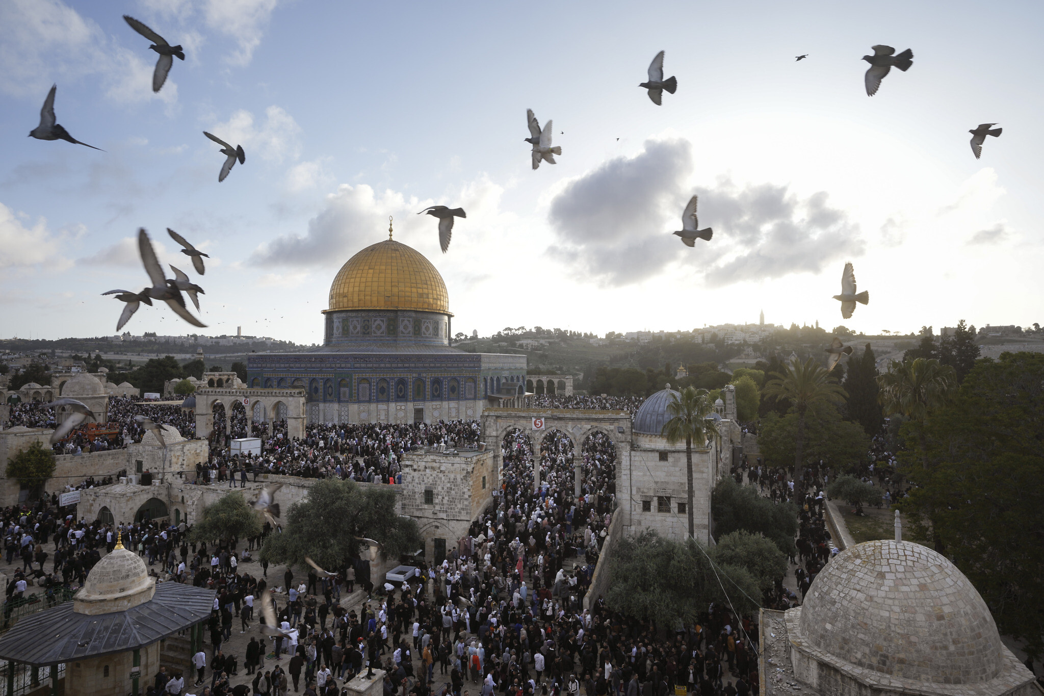 Prière du vendredi: L’armée israélienne empêche les fidèles d’accéder à Al Aqsa