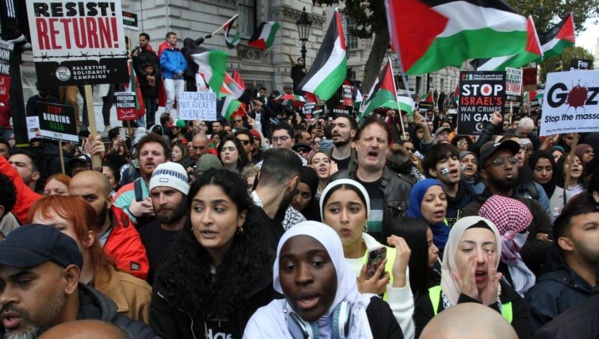 Londres : 100.000 personnes réclament la fin de la guerre à Gaza