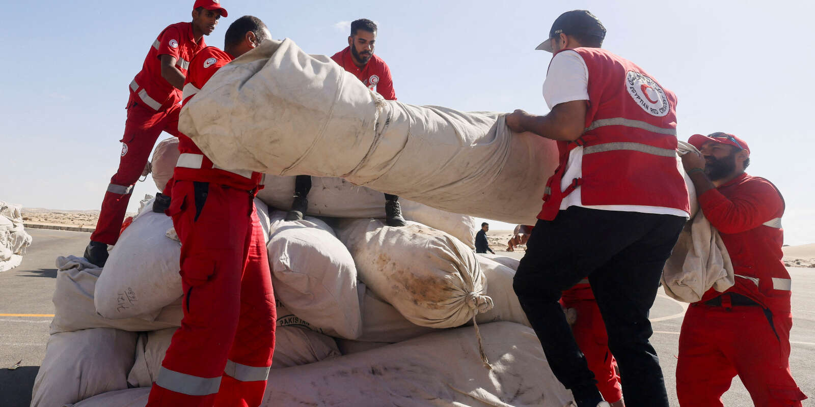 Croissant-Rouge: Entrée de 118 camions chargés d’aides humanitaires à Gaza