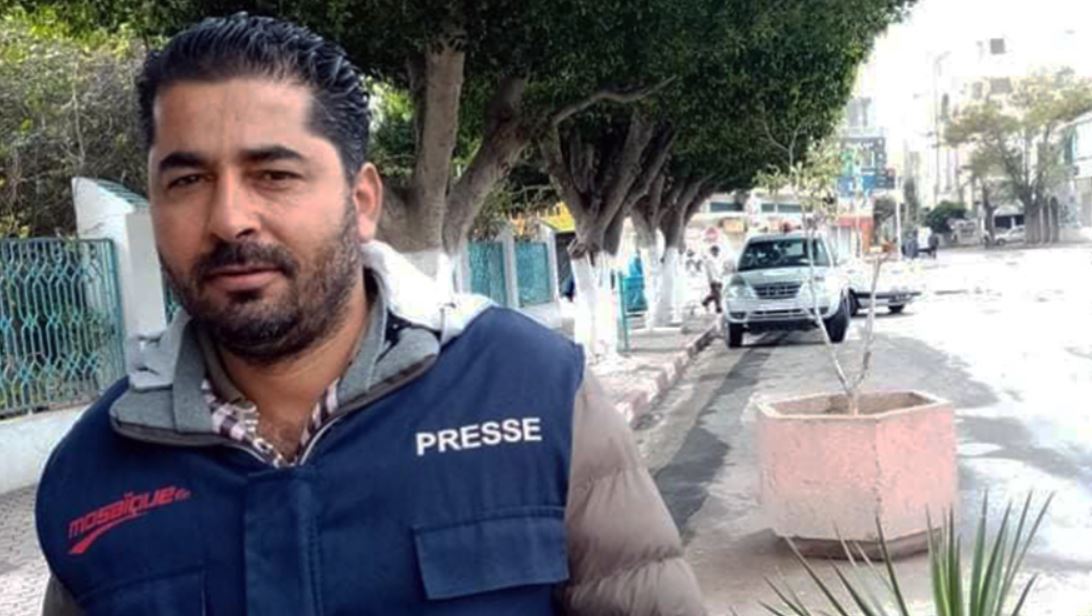 Le journaliste Khelifa Guessmi en grève de la faim, le SNJT intervient