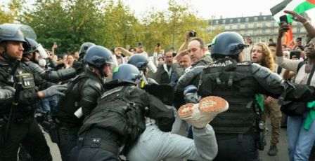 Paris : La police réprime violemment une manifestation pro Palestine