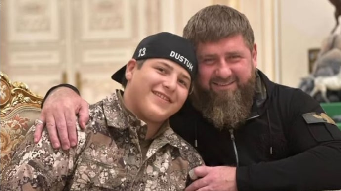 Un record mondial dans la République bananière de Poutine : Kadyrov nomme son fils de 15 ans Chef de la sécurité présidentielle