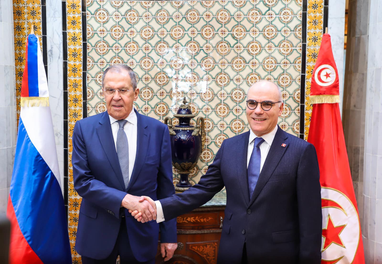 Les échanges commerciaux entre la Tunisie et la Russie objet d’une rencontre entre Nabil Ammar et Sergueï Lavrov