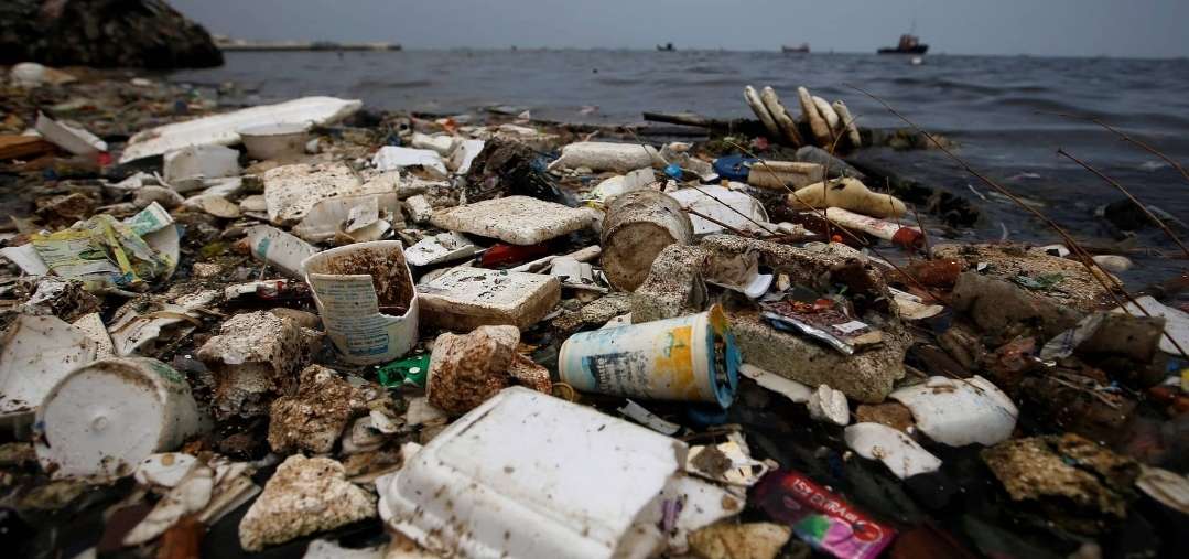 Qui paie pour la pollution plastique ?