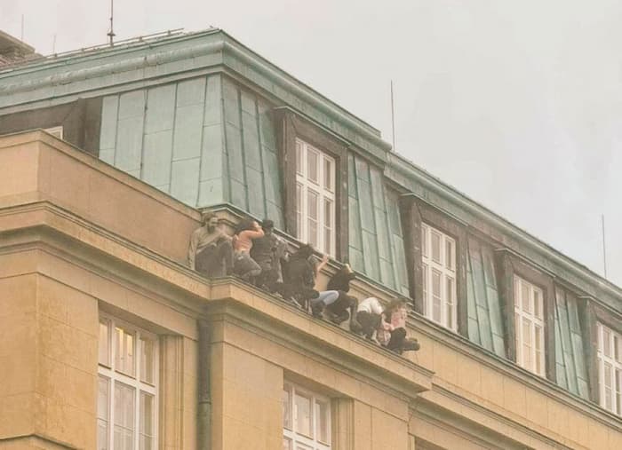 Dernière minute – Prague: Plusieurs personnes tuées lors d’une fusillade dans une faculté
