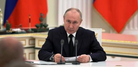 Poutine annonce sa candidature pour une nouvelle investiture