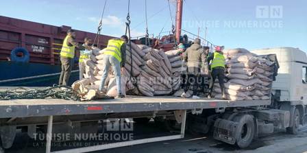 Tunisie – Bizerte : Accostage d’un navire chargé de 23 mille tonnes de sucre blanc en provenance d’Inde