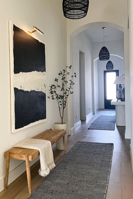 TN Déco : 5 astuces pour aménager un couloir long et étroit