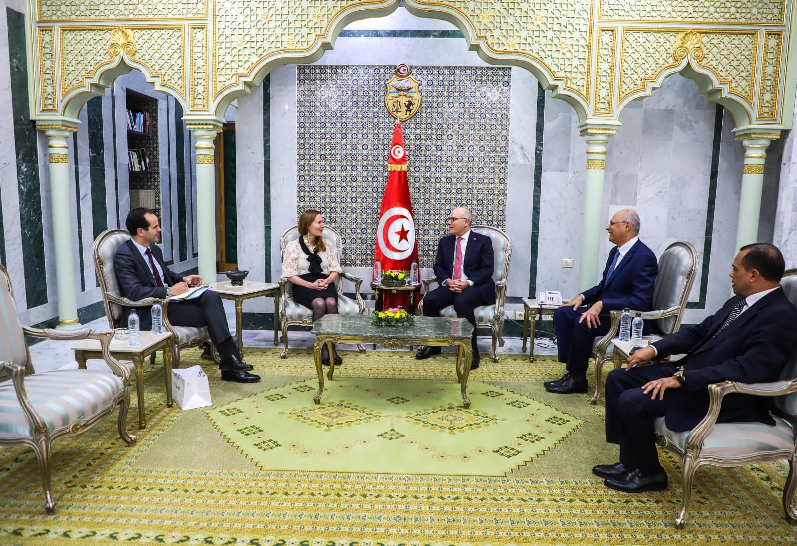 L’impact de la nouvelle loi sur l’immigration sur la communauté tunisienne objet d’une rencontre entre Ammar et Gueguen