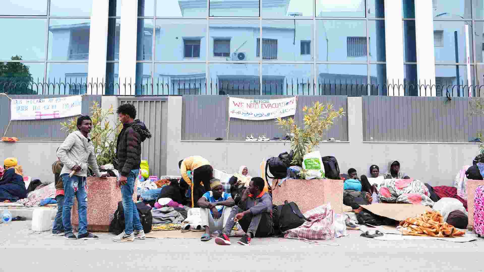 Zarzis: Évacuation des demandeurs d’asile des environs du bureau du HCR