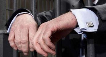 Il cause la faillite de 2 sociétés confisquées qu’il dirige pour favoriser son entreprise, avec l’aide d’un investisseur étranger