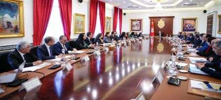 Tunisie – Le conseil des ministres décide la prolongation des délais de l’audit des recrutements et intégrations dans la fonction publique