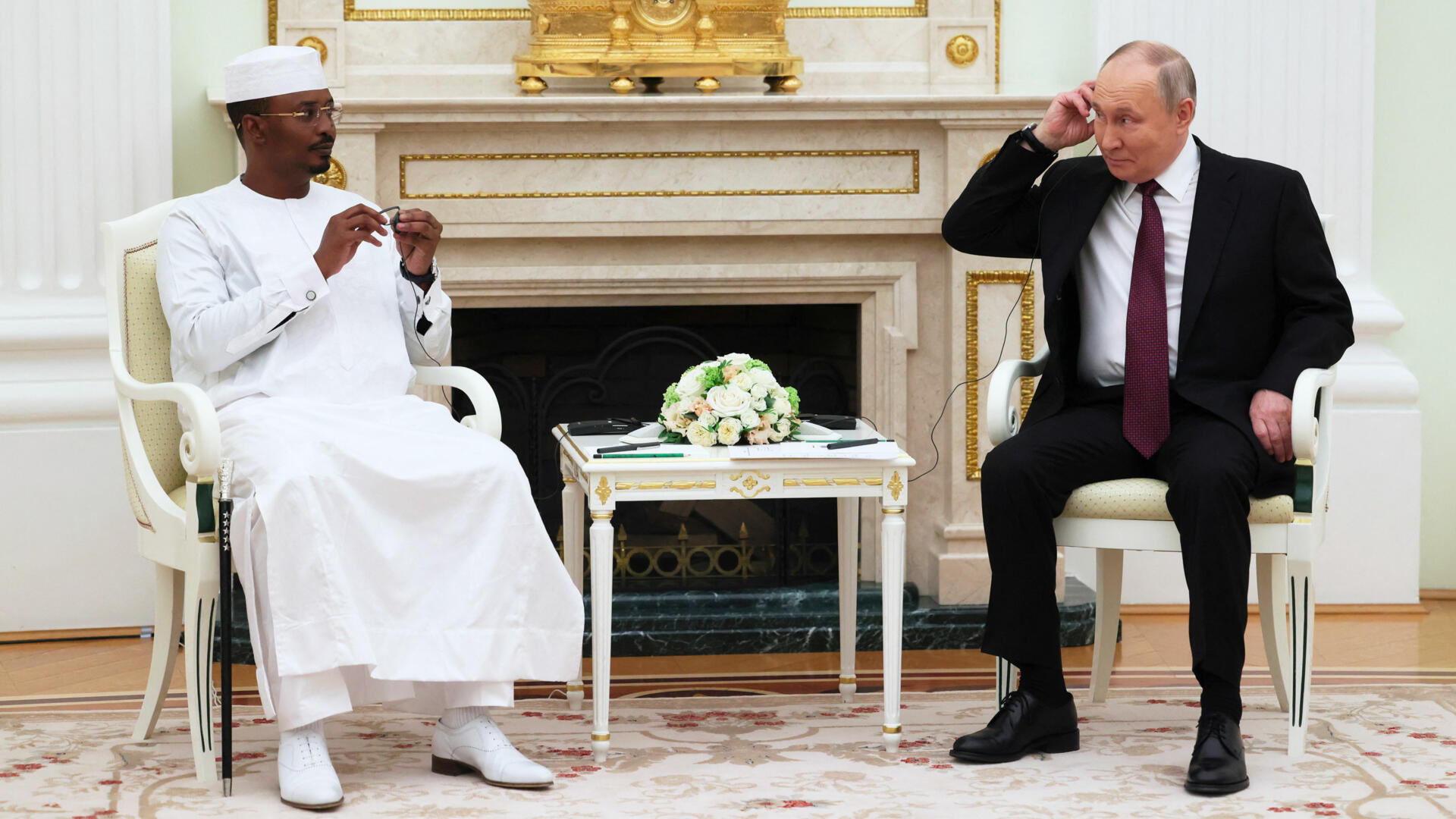 Le président tchadien à Moscou : Déby tue un peu plus la “Françafrique”, Poutine lui promet un corridor logistique, des ports…