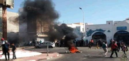 Tunisie – Les habitants de Zarzis en ont marre des agissements des subsahariens placés chez eux