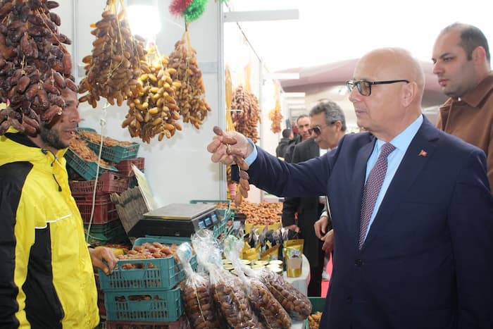 Du producteur au consommateur: Une semaine pour la vente des dattes à l’Avenue Bourguiba (Photos)