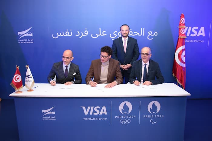 Ahmed Ayoub Hafnaoui signe un contrat de sponsoring avec la Poste tunisienne et VISA