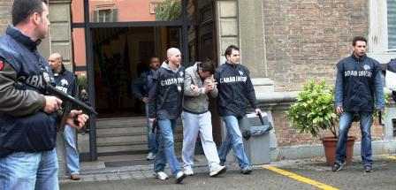 Italie – 12 personnes arrêtées pour avoir facilité l’immigration en provenance de Tunisie