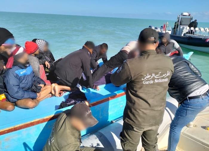 Migration clandestine -Sfax : Deux corps repêchés et 180 personnes sauvées des eaux