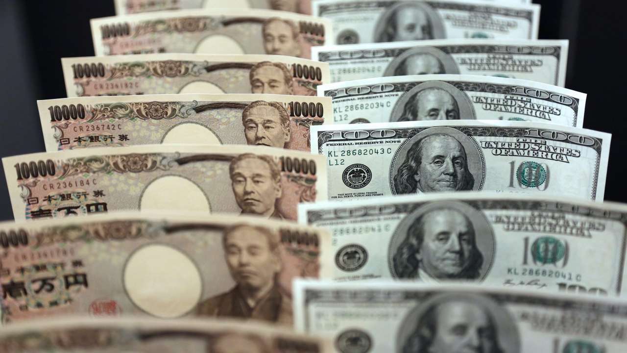 Le yen plonge et atteint son plus bas niveau face au dollar depuis 34 ans