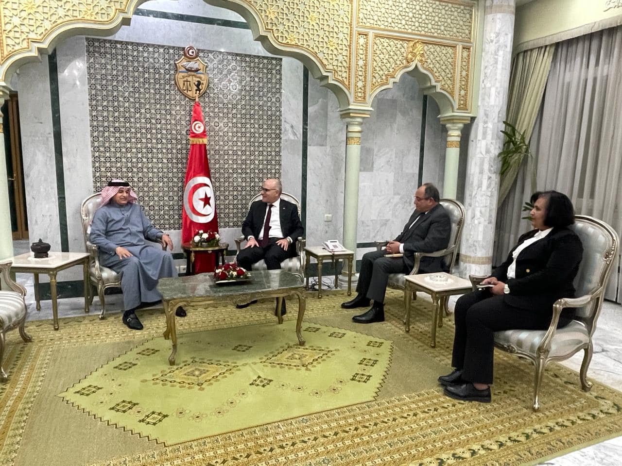 Nabil Ammar reçoit l’ambassadeur du Royaume de Bahreïn à l’occasion de la fin de sa mission en Tunisie