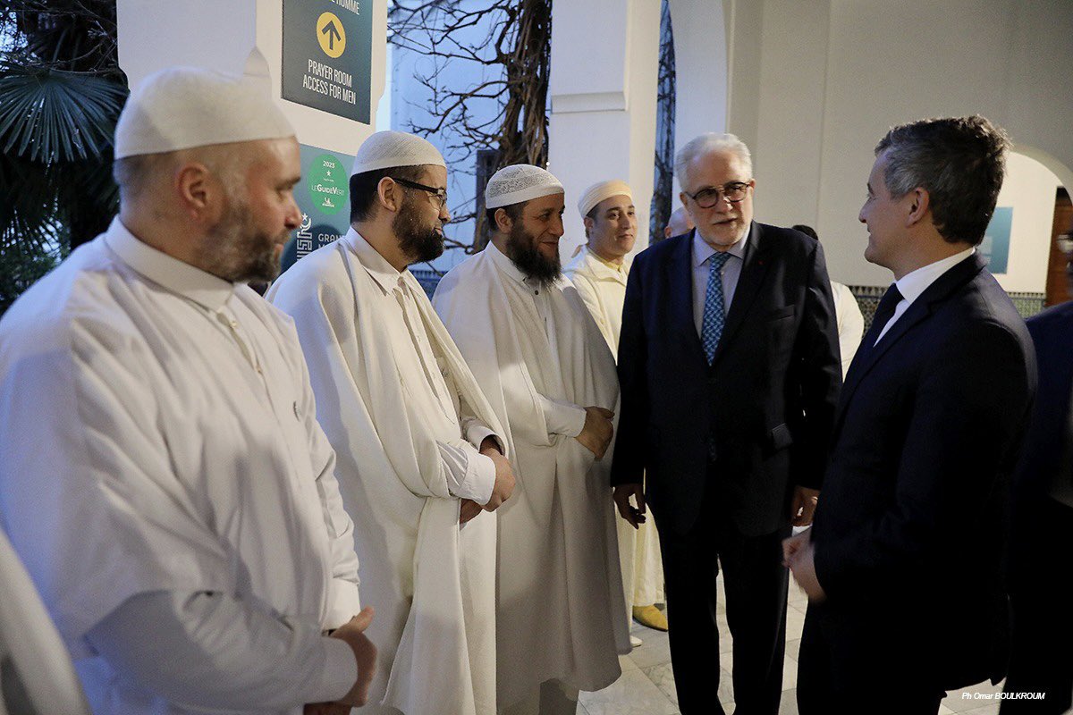 France : Zemmour et Maréchal vont s’étouffer, Darmanin partage le repas du Ramadan à la Mosquée de Paris