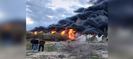 Tunisie – Un énorme incendie ravage une usine à Kalaâ Soghra