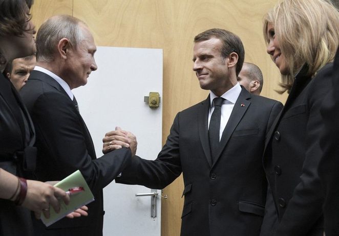 Ukraine : Macron insiste pour affronter Poutine, sur le champ de guerre….