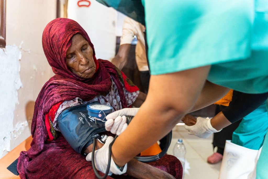 Soudan: L’OMS dénonce l’insécurité et les obstacles bureaucratiques à l’aide humanitaire