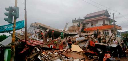 La terre n’en finit pas de trembler… Un violent séisme secoue l’Indonésie