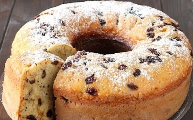 Recette simple et rapide : Gâteau au yaourt et fruits secs