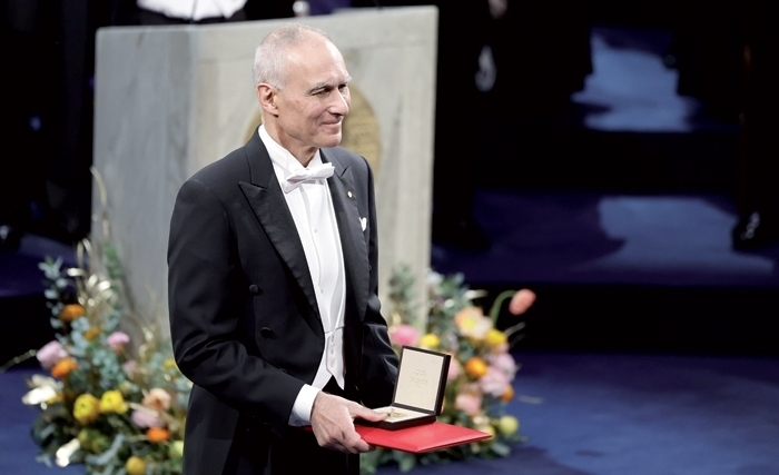 La Tunisie attendait son Prix Nobel de Chimie, il sera là ce 22 mai