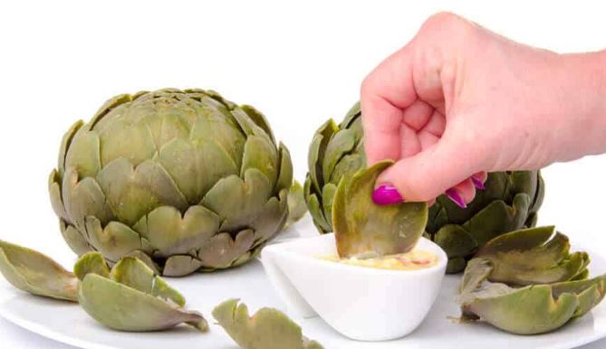 Recette : Artichauts nature avec une vinaigrette maison