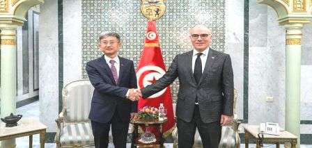 Tunisie – Nabil Ammar reçoit l’ambassadeur de Chine à Tunis