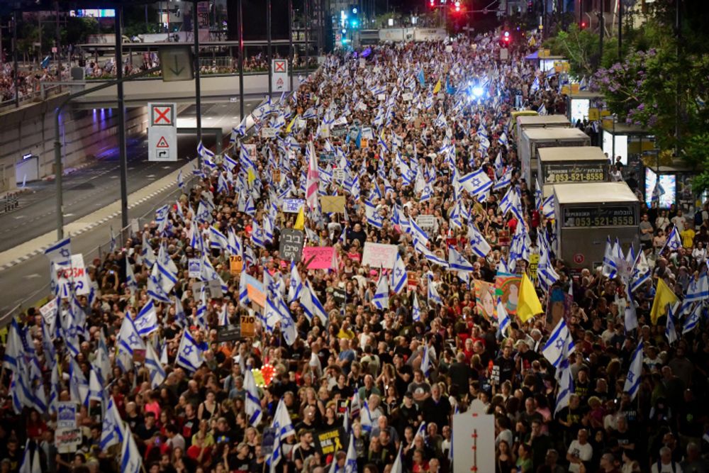 Israël : 120 000 manifestants pour exiger l’arrêt de la guerre, un record depuis le 7 octobre