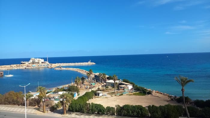 Tunisie – Ouverture d’une enquête suite à la pollution du bassin de la Marina de Monastir par des eaux usées