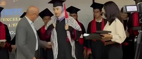 Maroc : Démission du doyen de faculté qui a refusé de couronner une lauréate portant le Keffieh palestinien