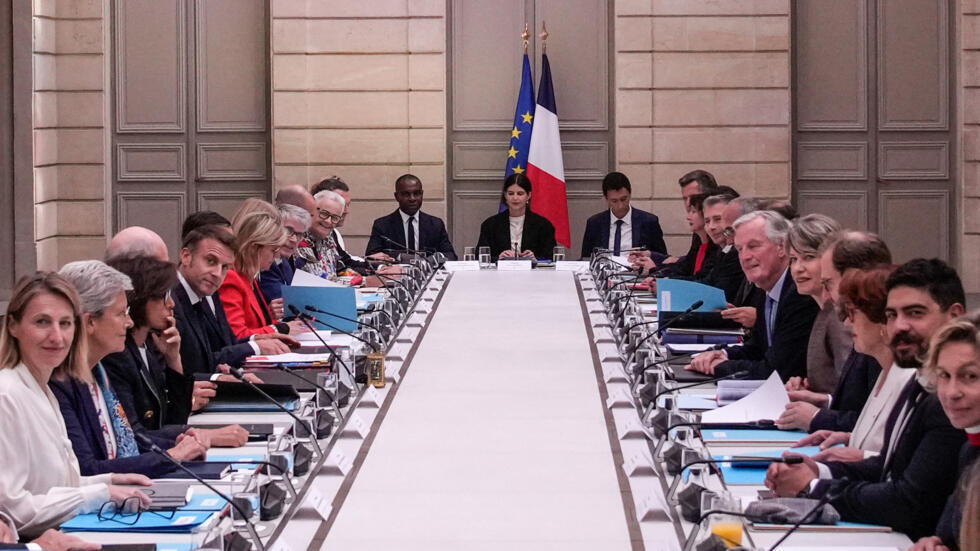 France : Première salve vers Matignon, grève et manifestation ce 1er octobre, en attendant le missile RN du 31 octobre