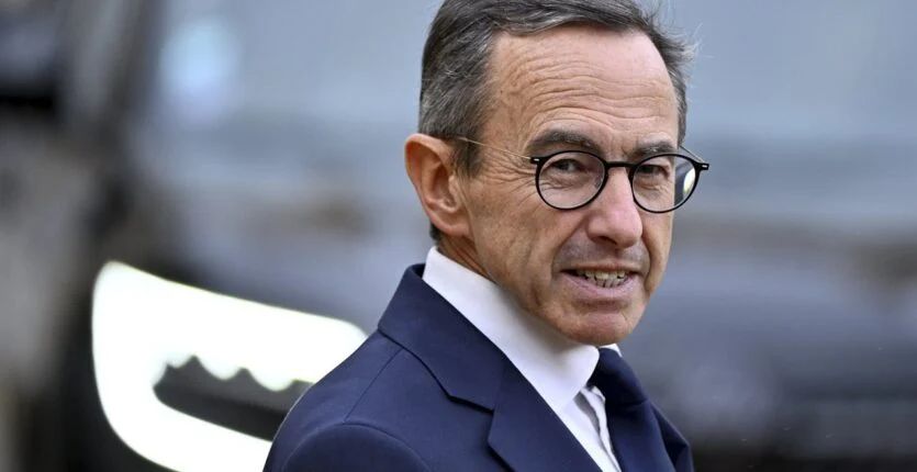 France – Politique migratoire : Retailleau plaide pour des expulsions renforcées et une révision des accords avec l’Algérie