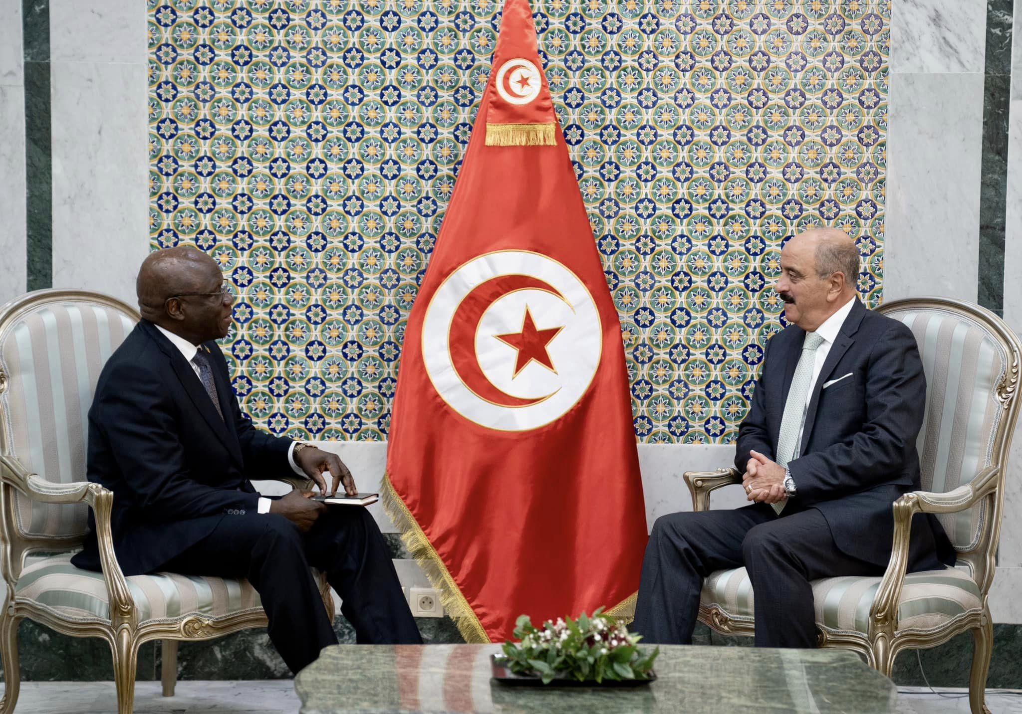 Le ministre des AE reçoit l’ambassadeur du Cameroun en Tunisie