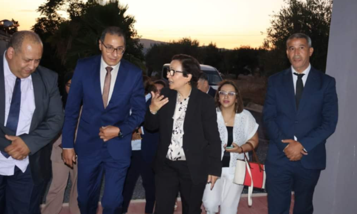 Maison de retraite de Béja: La ministre de la Femme inspecte l’état du bâtiment et appelle à prendre des mesures immédiates