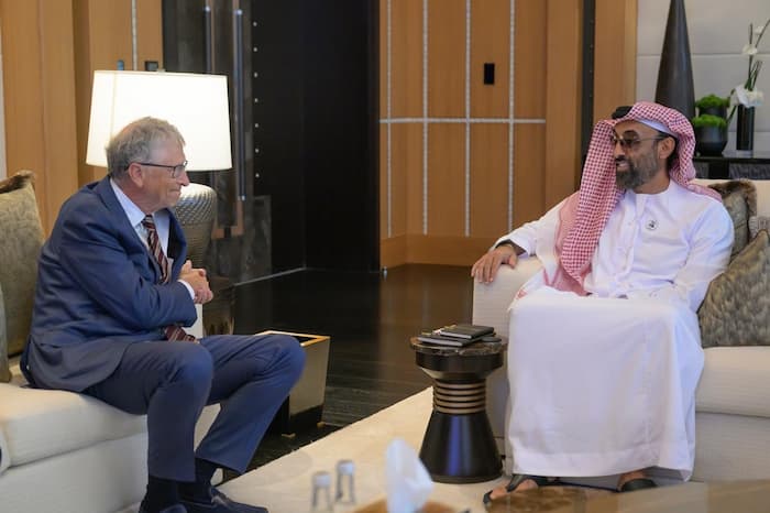 EAU: Tahnoon Bin Zayed Al Nahyan s’entretient avec Bill Gates