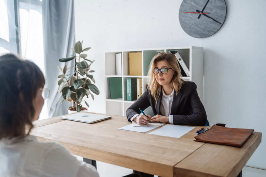 Psychologie : réussir votre présentation en entretien, 4 conseils pour bien répondre à “Parlez-moi de vous”