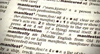 “Manifest” : Le mot de l’année 2024 selon le Cambridge Dictionary