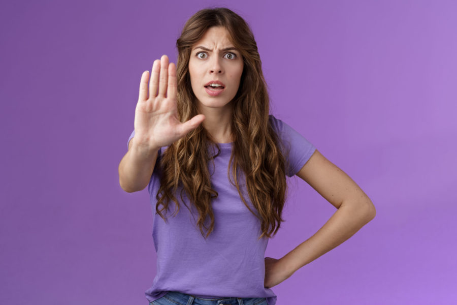 Psychologie : Pourquoi les gens sont grossiers et comment réagir face à l’impolitesse