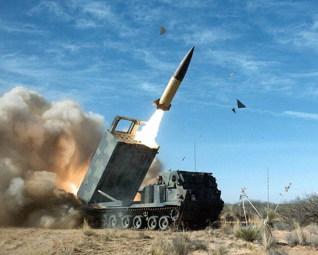 Guerre en Ukraine : Trump critique l’emploi de missiles, Biden accorde une nouvelle aide militaire