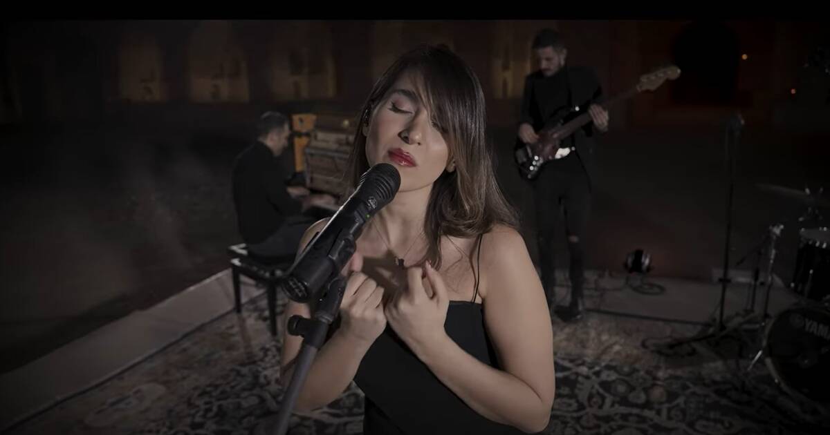 Iran : Après l’étudiante en sous-vêtements le concert en robe ajustée et sans Hijab, les Mollahs s’affolent