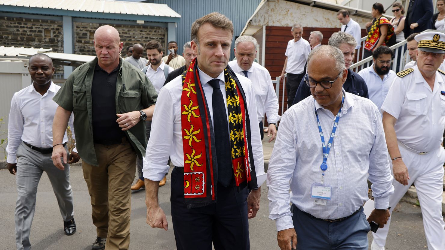 France : L’«administrateur colonial» a récidivé, les mots de Macron à Mayotte choquent, à ajouter aux révélations du journal Le Monde