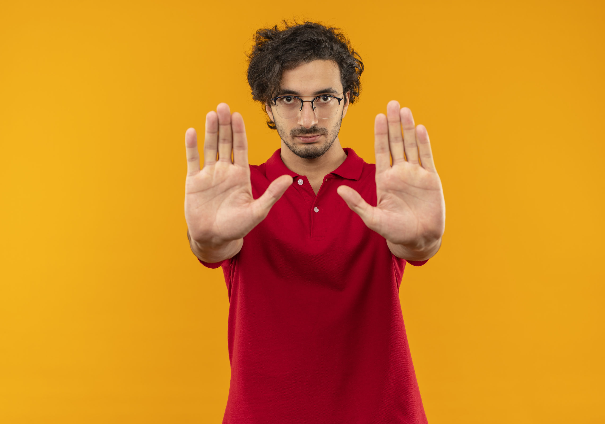 Psychologie : Quels sont les signes que vous savez reconnaître les personnes fausses ?